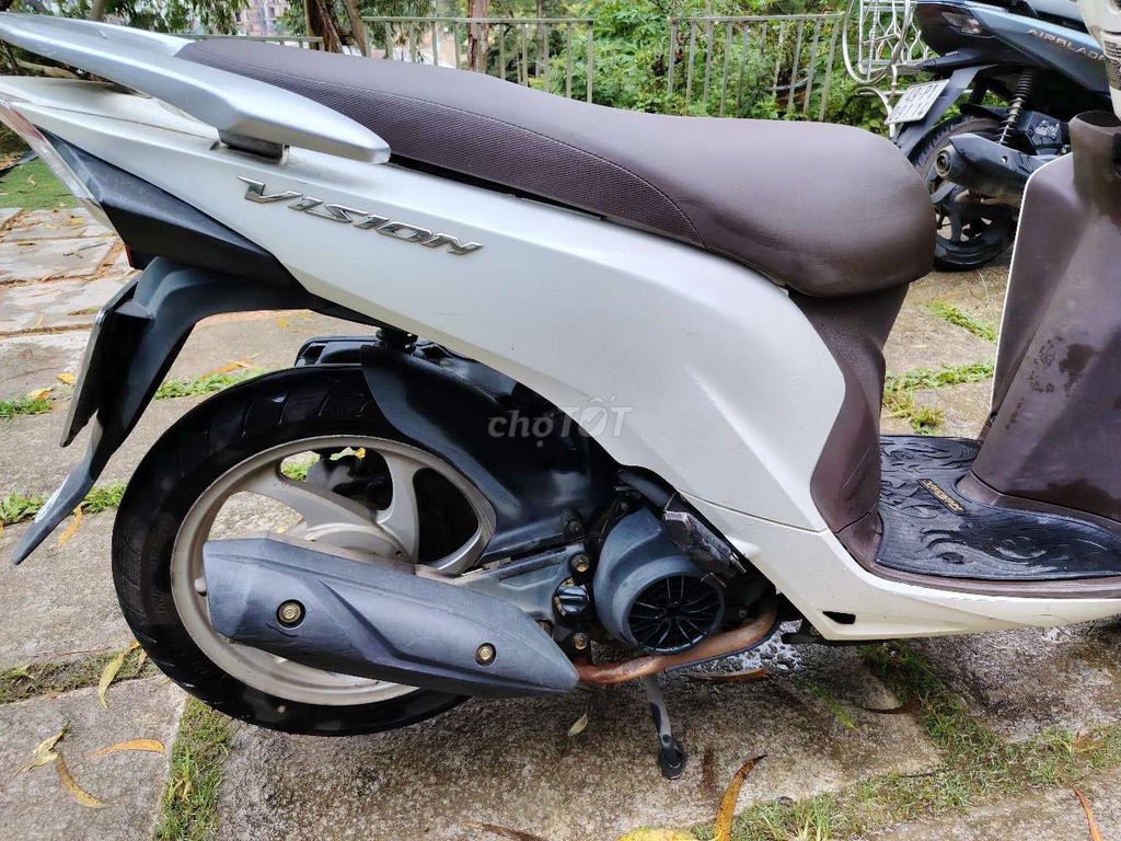 Bán vision 2016 tình trạng tốt, 2 vỏ mới thay. Mua bán Xe máy tại Thành phố Đà Lạt Lâm Đồng được đăng bởi Nguyễn Danh Trí hình 2