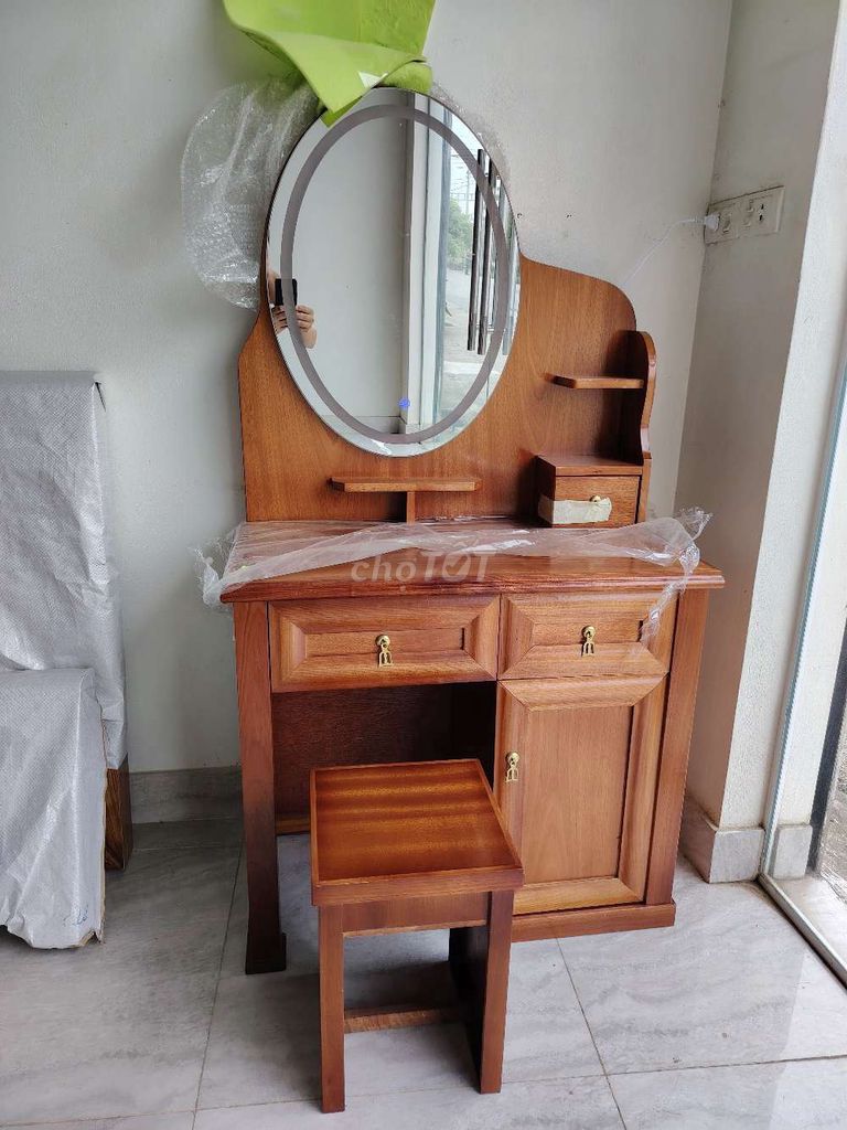 Bàn phấn Đèn LED Mới. Mua bán Bàn ghế tại Huyện Thạch Thất Hà Nội được đăng bởi Tùng Phong hình 1
