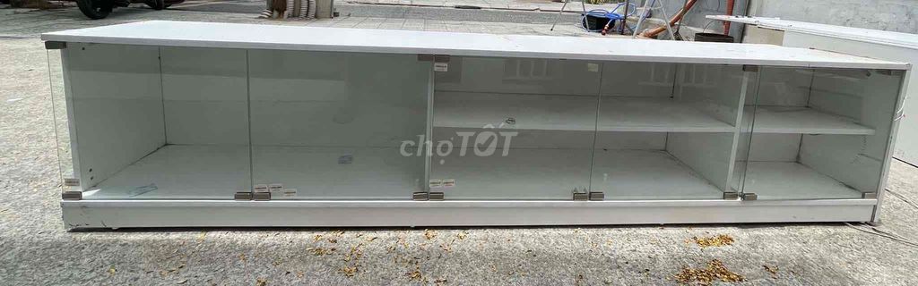 Tủ trưng bày Kính Gỗ Trắng Hiện đại. Mua bán Tủ, kệ gia đình tại Quận Liên Chiểu Đà Nẵng được đăng bởi Bật Lửa Xịn  hình 1