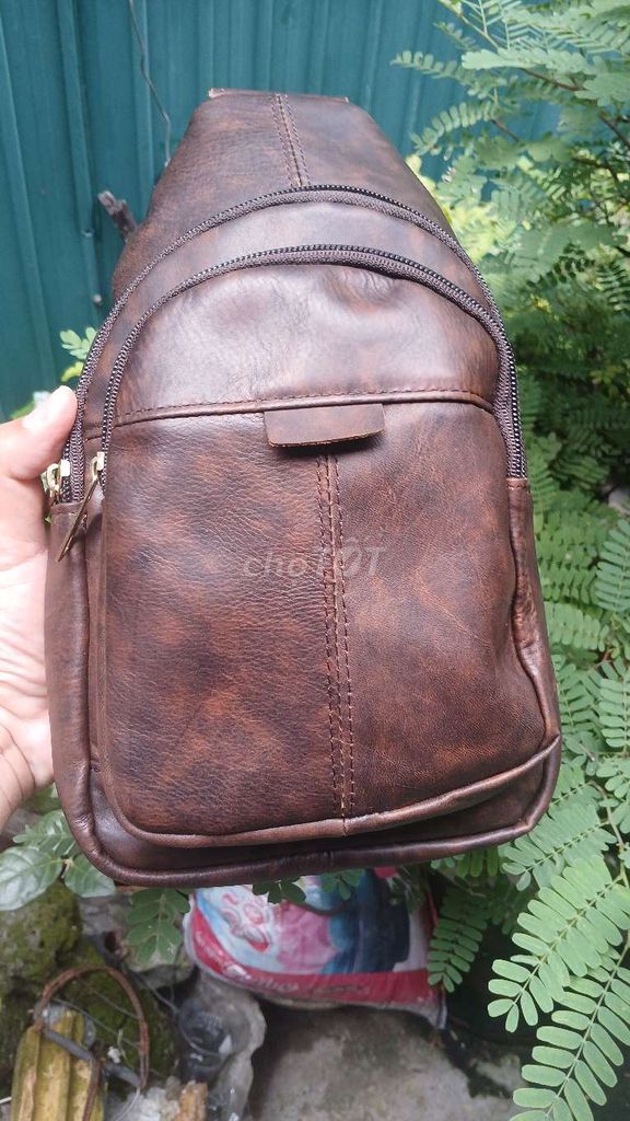 Túi đeo chéo da bò sáp Nâu. Mua bán Túi xách tại Thành phố Huế Thừa Thiên Huế được đăng bởi Tiệm Da Kiệt 52 Bà Triệu hình 1