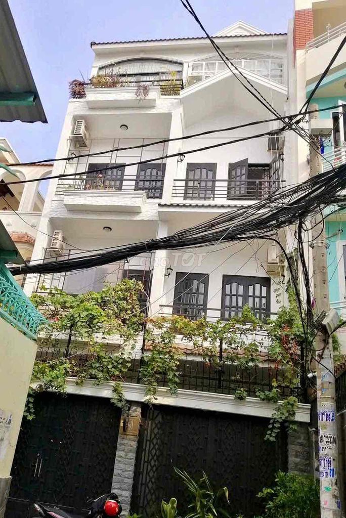 Аренда пентхауса с 2 спальными зонами – 58м²