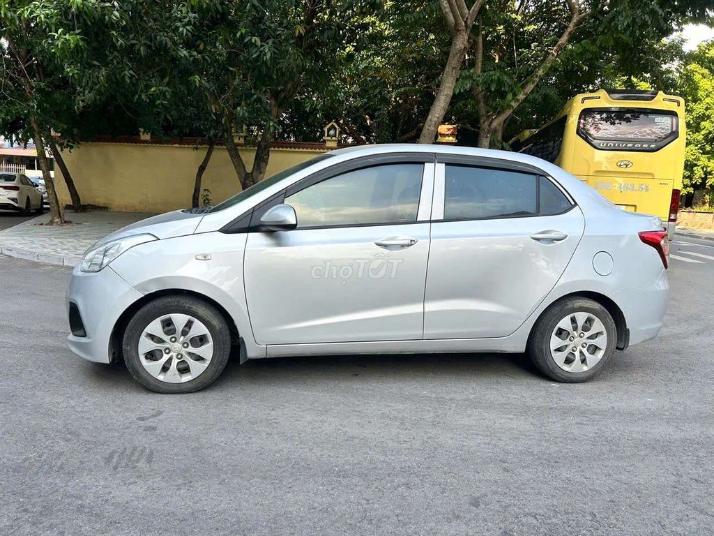 Hyundai i10 2016 Серебристый 5-местный