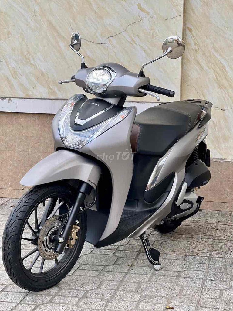 Honda SH Mode ABS Smartkey Xám đen 9chủ sang tên. Mua bán Xe máy tại Quận 12 Tp Hồ Chí Minh được đăng bởi CHXM Phương Nam Chuyên Bán Xe Trả Góp Bao Nợ Xấu hình 6