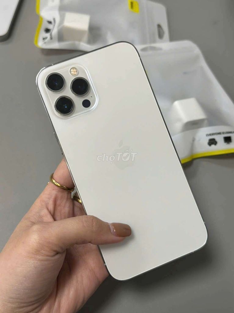 Apple iPhone 12 Pro Max 256GB Bạc Đã sử dụng. Mua bán Điện thoại tại Thị xã Tân Uyên Bình Dương được đăng bởi Akc Góp Nợ Xấu Tân Uyên hình 1