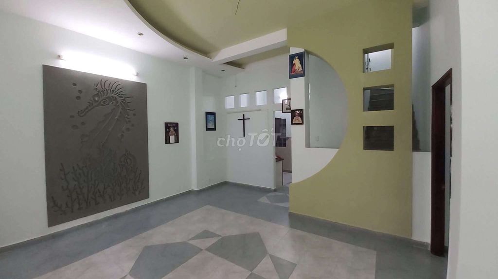 Bán nhà nở hậu thiết kết đẹp vị trí tốt