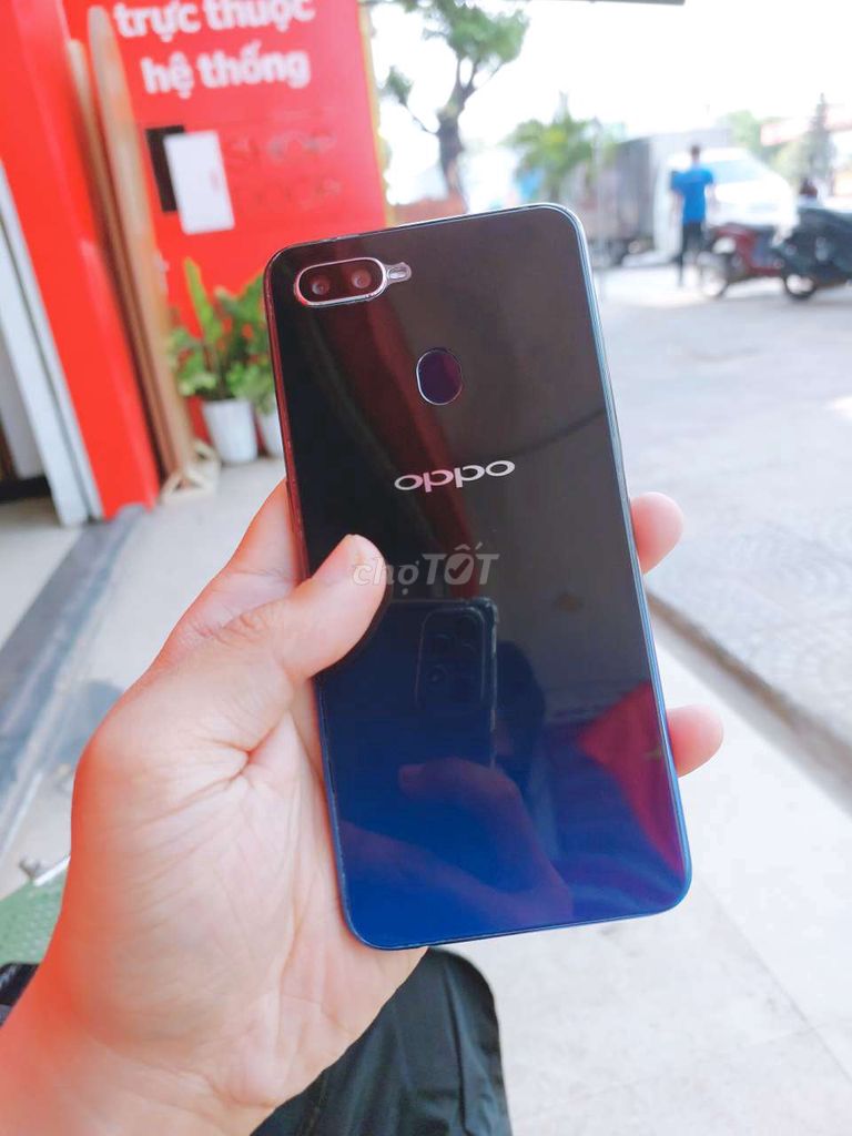 Oppo F9 4/64GB Xanh đen. Mua bán Điện thoại tại Quận Hải Châu Đà Nẵng được đăng bởi Lộc Roy hình 1