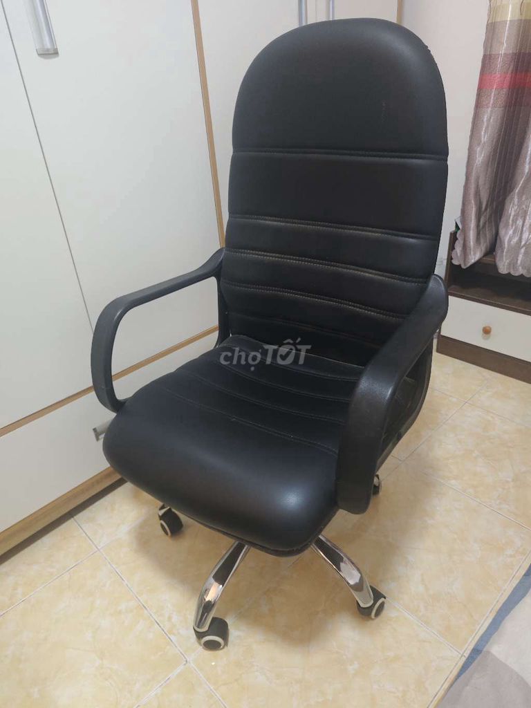 Ghế văn phòng Đen Đã sử dụng. Mua bán Bàn ghế tại Quận Phú Nhuận Tp Hồ Chí Minh được đăng bởi Đạt hình 1