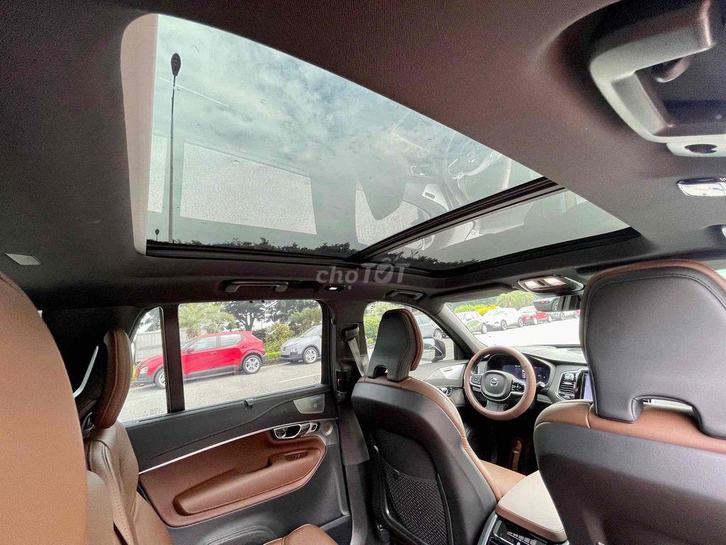 Volvo XC90 ultimate B6 Awd đen/nâu dki 2024. Mua bán Ô tô tại Quận Long Biên Hà Nội được đăng bởi Trang Gala hình 18