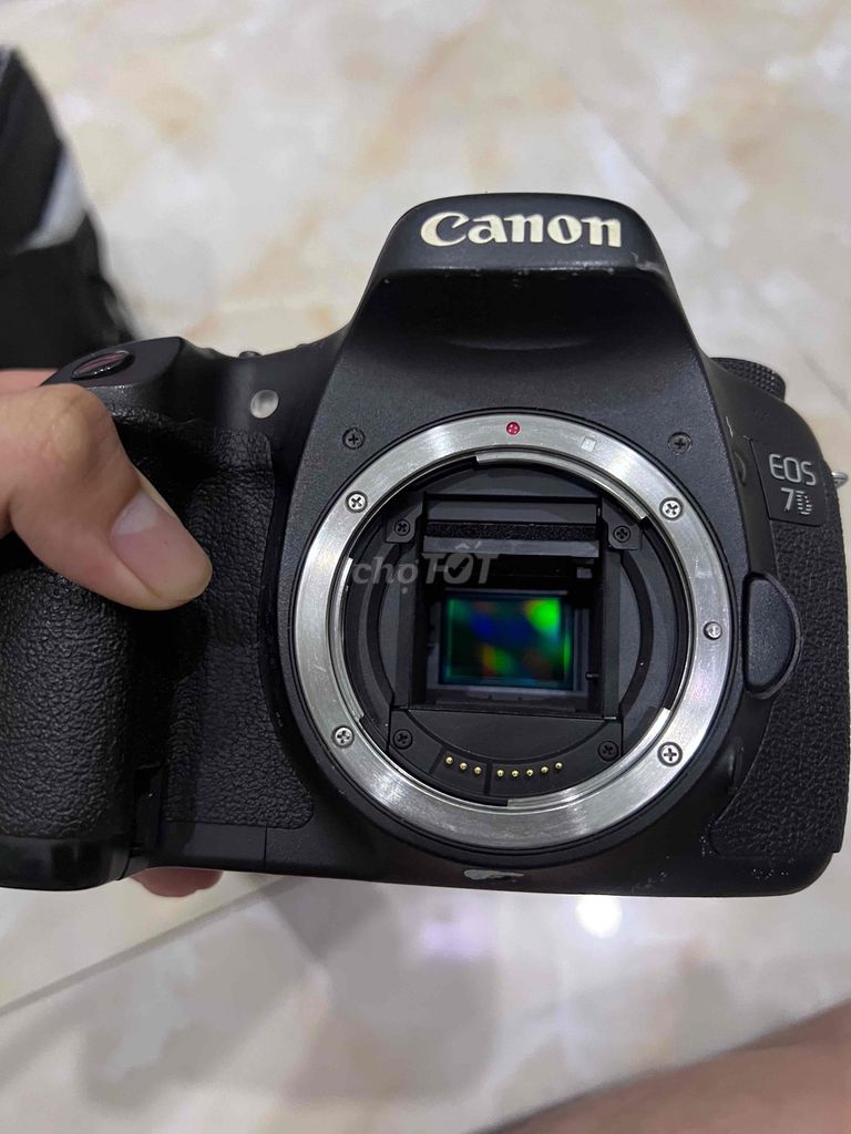Máy ảnh Canon EOS 7D kèm lens 55-250. Mua bán Máy ảnh, Máy quay tại Huyện Mang Thít Vĩnh Long được đăng bởi Huỳnh Tài hình 1