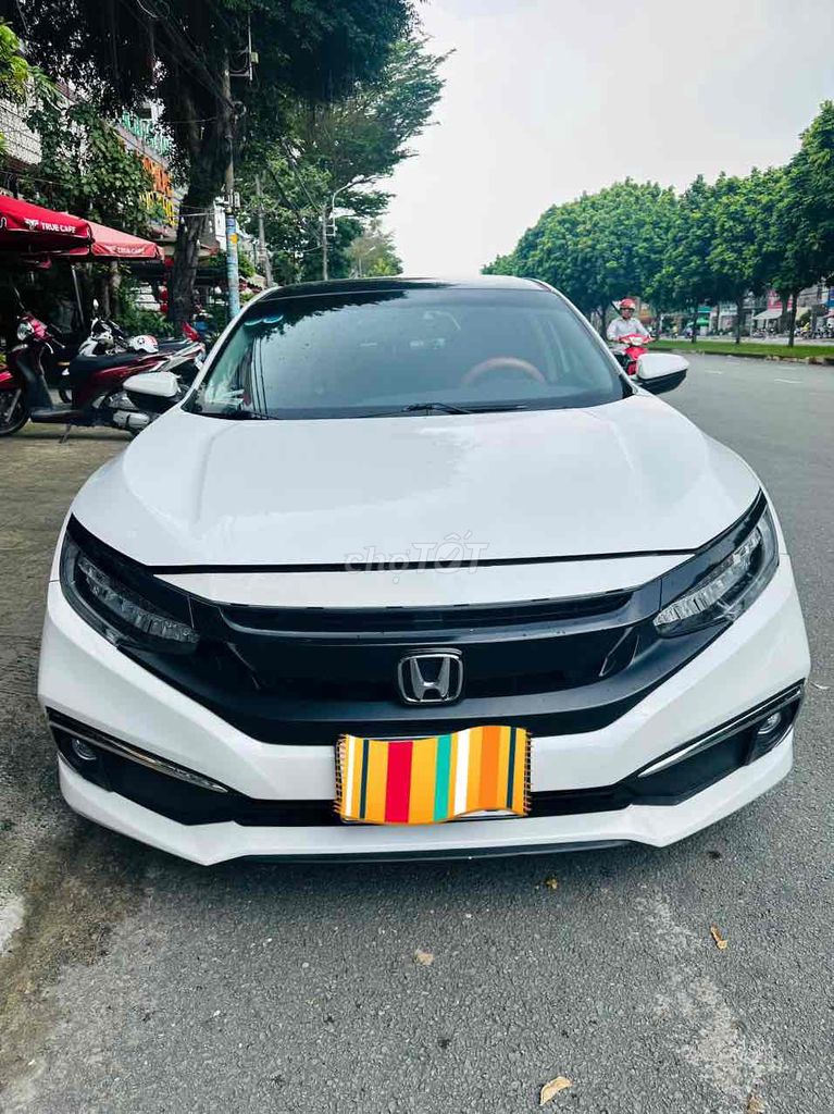 Honda Civic 2019 G màu trắng chính chủ. Mua bán Ô tô tại Quận Bình Tân Tp Hồ Chí Minh được đăng bởi MINH VŨ hình 1