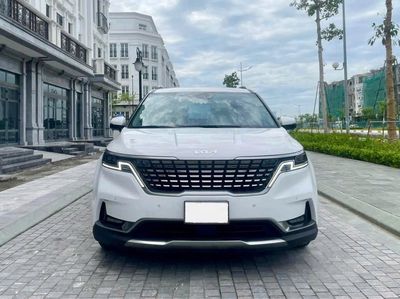 Kia Carnival Signature 2.2D 2022 68000 km Trắng