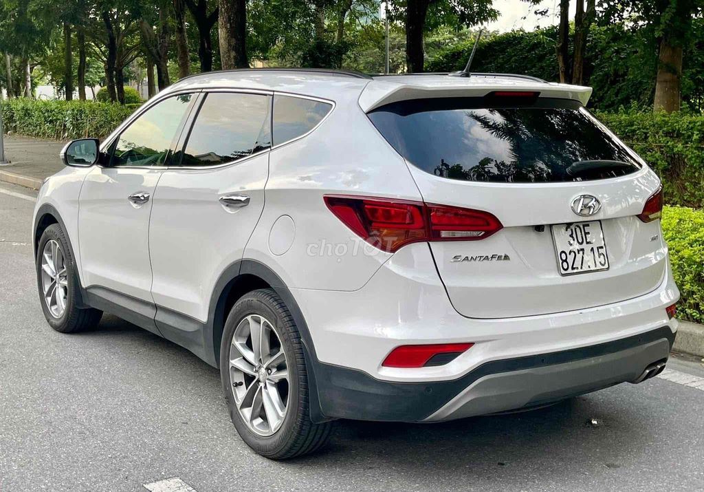 Hyundai Santa Fe 2017 2.4 AT 4WD - 57000 km. Mua bán Ô tô tại Quận Cầu Giấy Hà Nội được đăng bởi Bùi Đình Thông hình 3