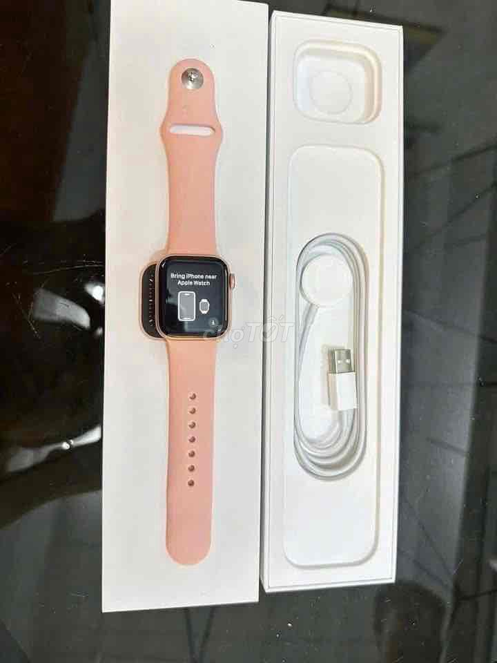 bán đh apple watch se 40 Hồng likenew 99 pin 100%