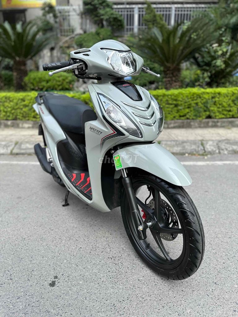 Honda Vision 2023 thể thao - 29H2-519.58. Mua bán Xe máy tại Quận Hoàng Mai Hà Nội được đăng bởi Xe Máy Quân Oanh  hình 3