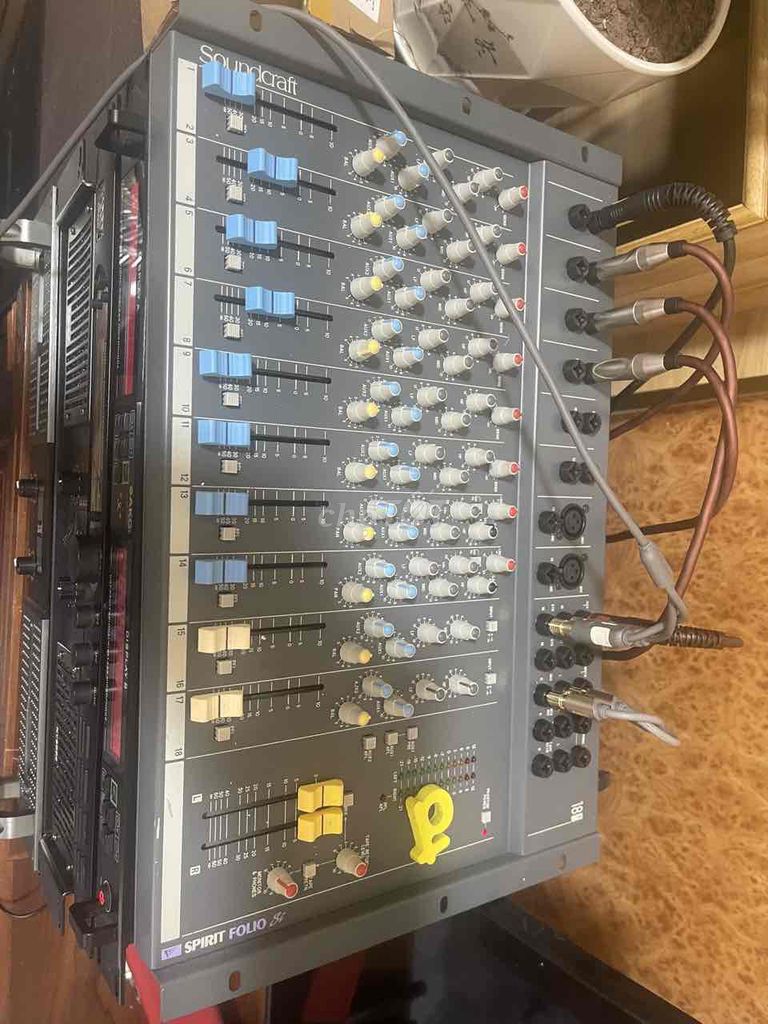 Bàn mixer Soundcraft Spirit Folio 18 đang hoạt đôn. Mua bán Nhạc cụ tại Thành phố Nam Định Nam Định được đăng bởi Bùi đức thắng hình 1