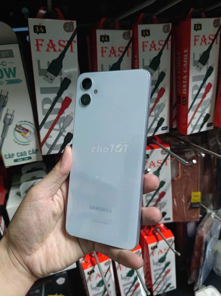 Samsung A05 64GB Trắng. Mua bán Điện thoại tại Thành phố Dĩ An Bình Dương được đăng bởi Phạm Ngọc Oanh hình 1