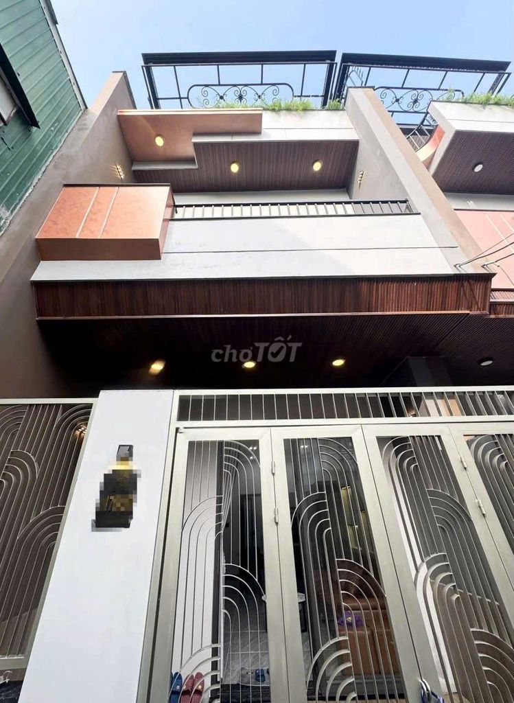 Brand-new 3-storey house off Nguyễn Phước Nguyên — photo 1