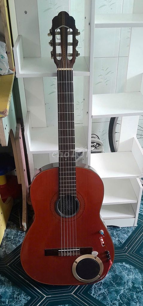 Đàn guitar gỗ màu nâu. Mua bán Nhạc cụ tại Quận 11 Tp Hồ Chí Minh được đăng bởi Nguyễn Văn Bạch hình 1