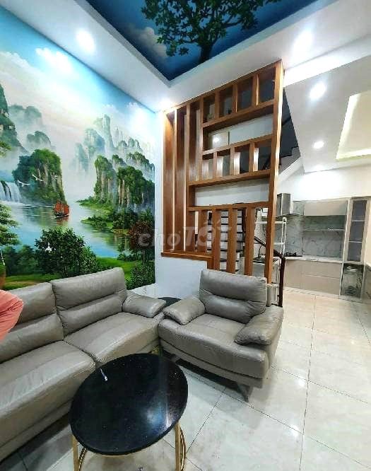 GẦN TRƯỜNG HOA LƯ QUẬN 9,54M2 X 3T, NỞ HẬU P/LÔ ĐƯỜNG 6M OTO NGỦ NHÀ