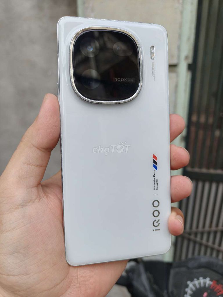IQOO 12 16GB/512GB Trắng Đã sử dụng. Mua bán Điện thoại tại Quận Ba Đình Hà Nội được đăng bởi Chẻ na phone giá tốt  hình 1