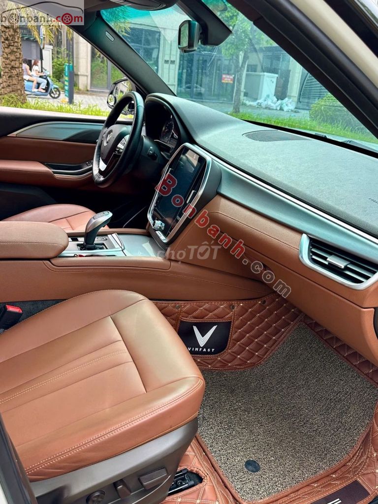 Xe VinFast Lux SA 2.0 Plus 2.0 AT 2020. Mua bán Ô tô tại Quận Nam Từ Liêm Hà Nội được đăng bởi Lý Đức Thắng hình 4