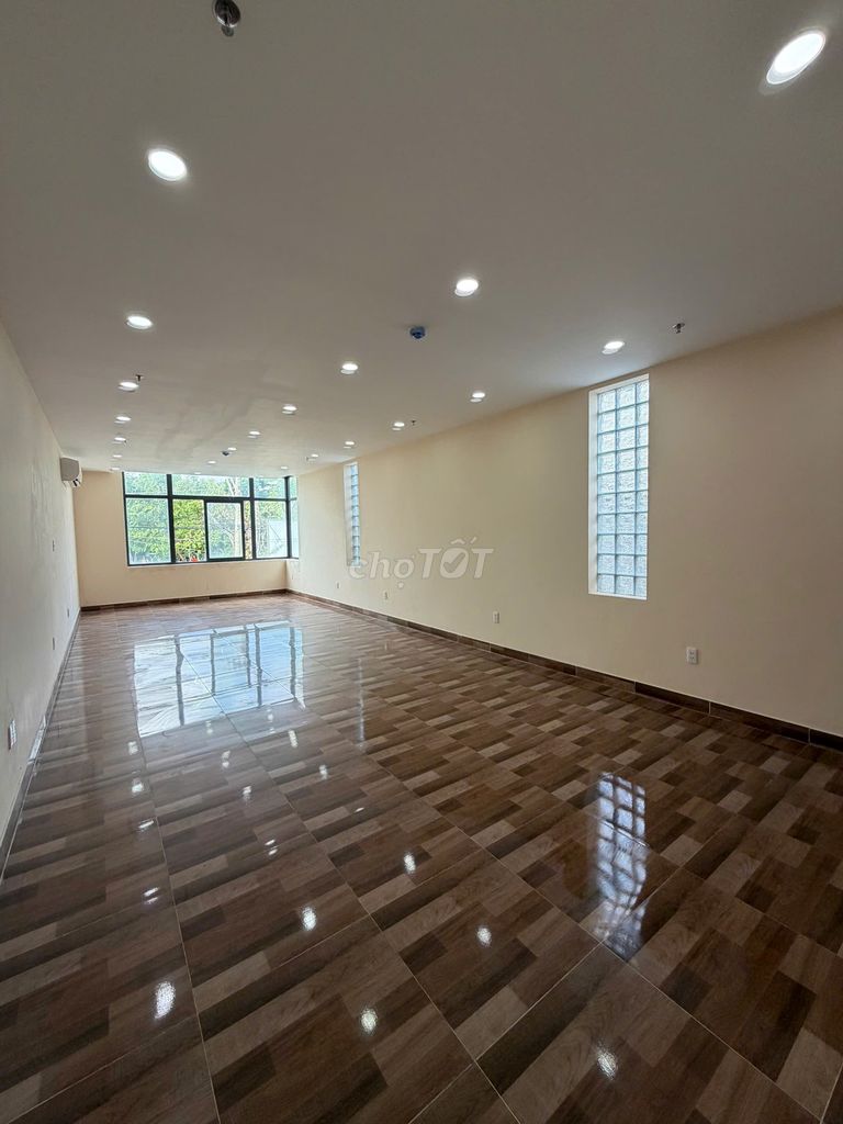 CHO THUÊ VĂN PHÒNG - VỊ TRÍ ĐẮC ĐỊA, GIÁ TỐT TẠI QUẬN 4
