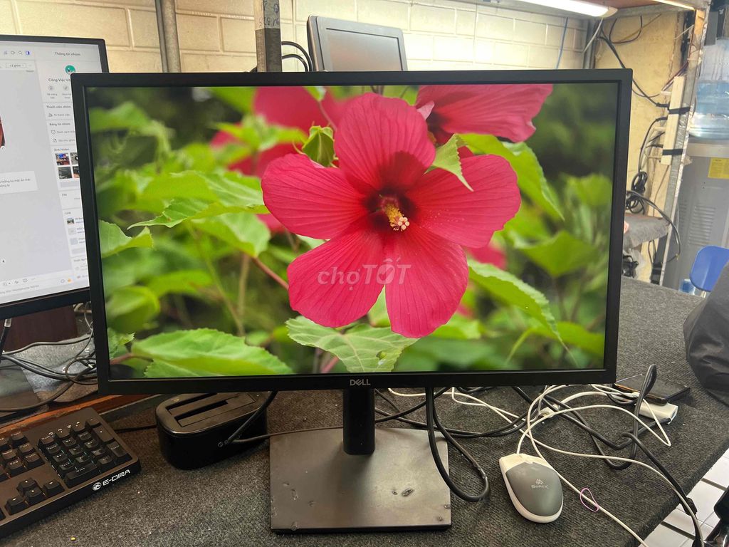 Màn hình Dell 24 inch có loa ngoài màn đẹp. Mua bán Phụ kiện (Màn hình, Chuột...) tại Quận Phú Nhuận Tp Hồ Chí Minh được đăng bởi tiến tài 770 nguyễn kiệm p4 quận phú nhuận hình 1