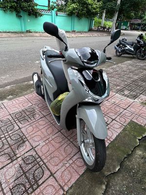 Lên đời Sh150 cần bán xe Sh125. Mua bán Xe máy tại Thị xã Bến Cát Bình Dương được đăng bởi Em Nguyên