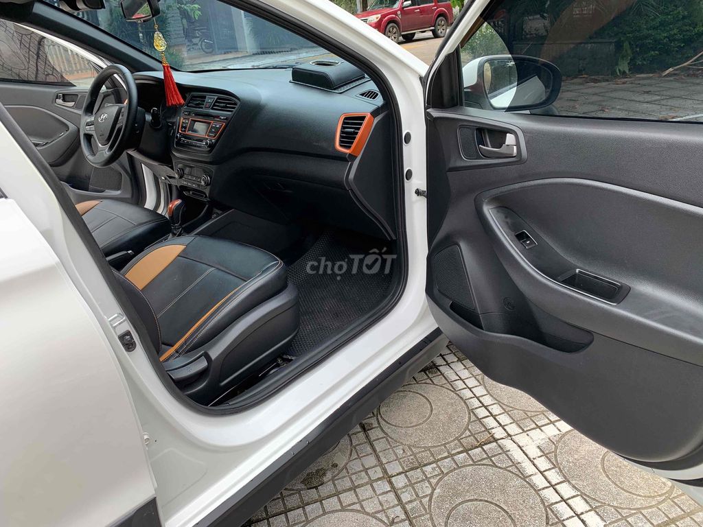 Em cần bán Hyundai i20 2016 1.4 AT. Mua bán Ô tô tại Quận Hà Đông Hà Nội được đăng bởi Vạn Phúc hình 6