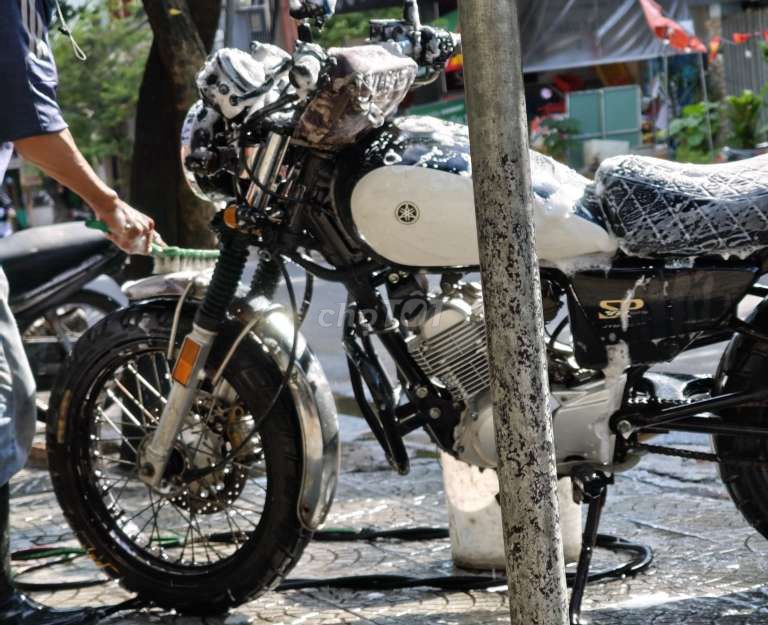 Bán nhanh Yamaha YB 125 chất,đẹp. Mua bán Xe máy tại Quận Cẩm Lệ Đà Nẵng được đăng bởi Hanoian hình 4