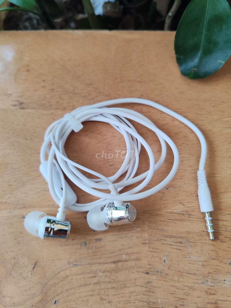 Tai nghe có dây BASS BZ104 Trắng 1.2m 3.5mm. Mua bán Tivi, Âm thanh tại Quận 7 Tp Hồ Chí Minh được đăng bởi Vy Vy hình 1