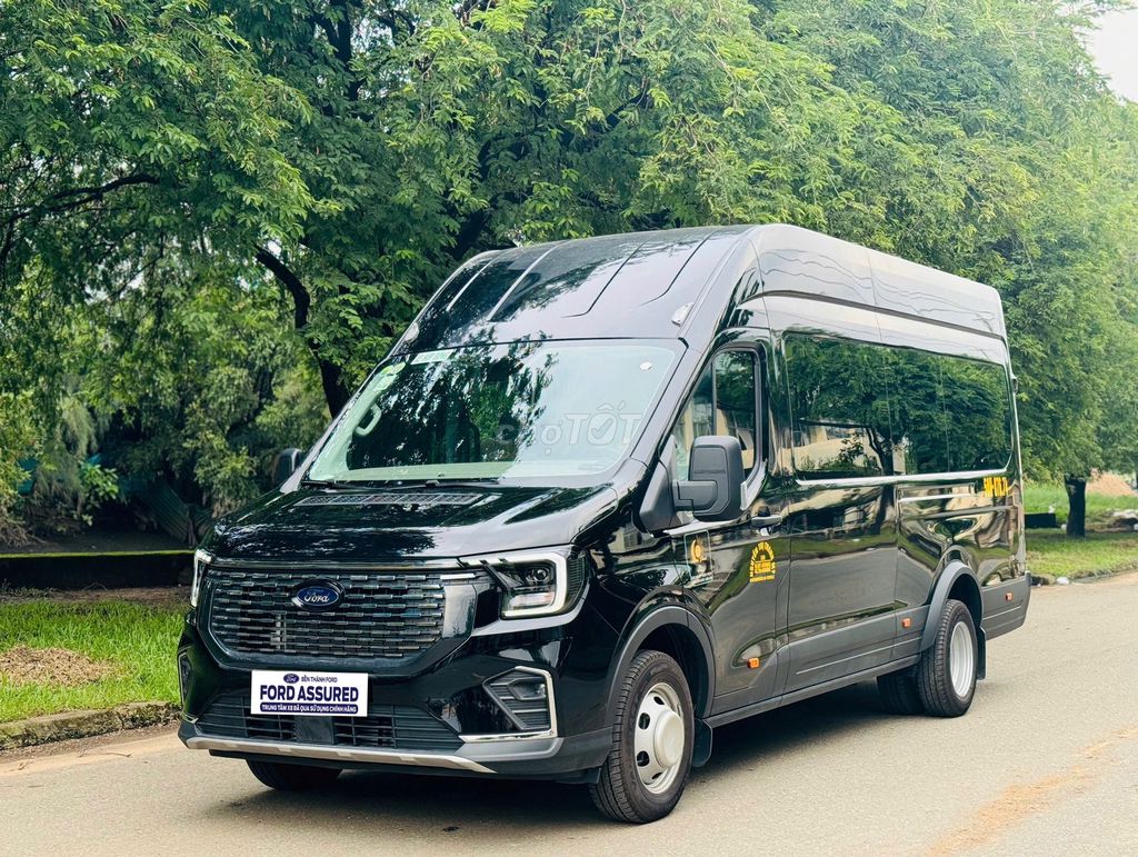 FORD TRANSIT PREMIUM 18C 2025. Mua bán Ô tô tại Quận 1 Tp Hồ Chí Minh được đăng bởi Ms Ly Bến Thành Ford hình 2