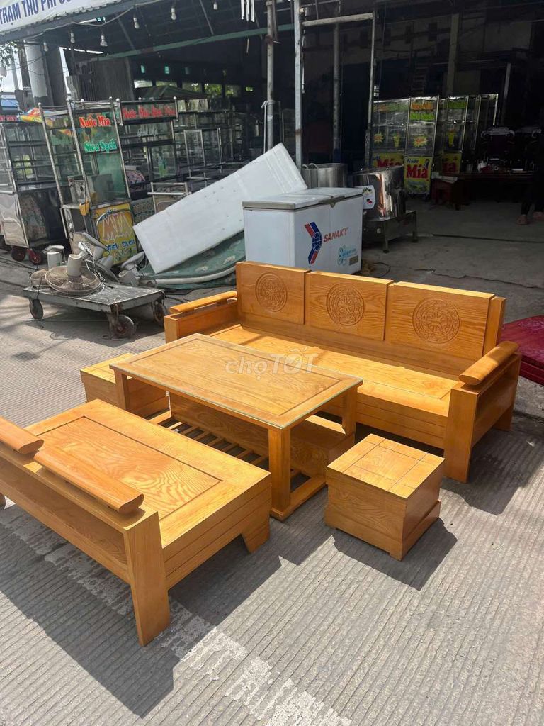 Bộ bàn ghế Gỗ xoan đào 1m95x57cmx30cm. Mua bán Bàn ghế tại Quận Cái Răng Cần Thơ được đăng bởi Nguyễn Minh Trí  hình 1