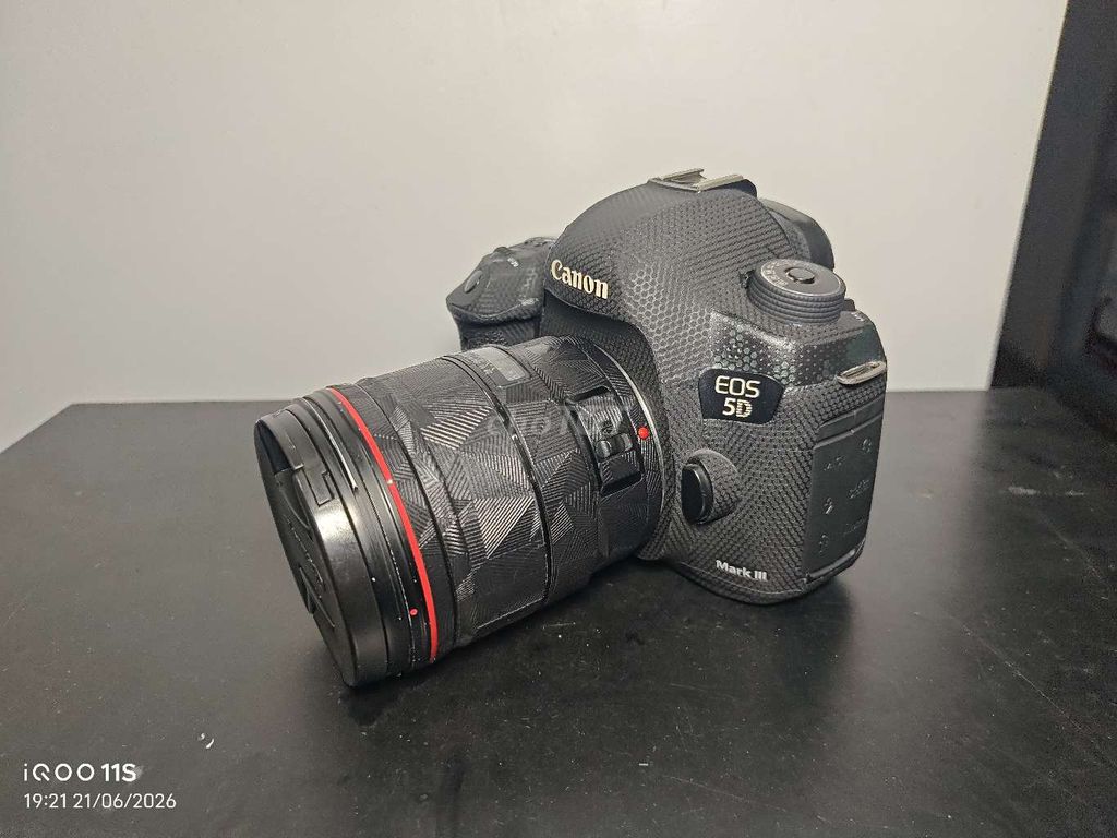 Máy ảnh Canon 5D Mark III kèm lens 35mm 1.4L. Mua bán Máy ảnh, Máy quay tại Quận Hải An Hải Phòng được đăng bởi Sơn Bùi hình 1
