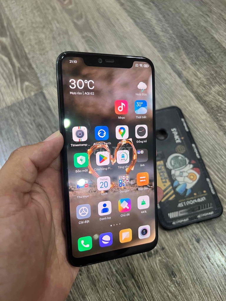 Xiaomi Mi 8 Pro 128GB Đen AMOLED. Mua bán Điện thoại tại Huyện Hoài Đức Hà Nội được đăng bởi Truong hình 1