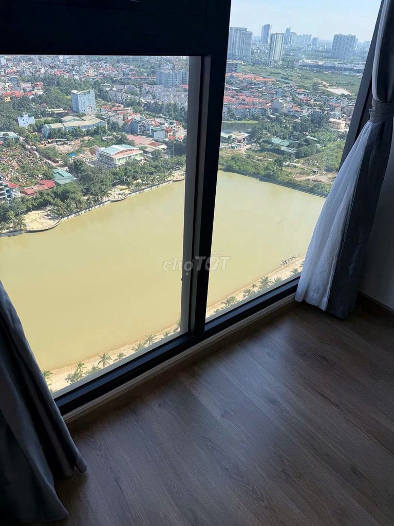 Продается квартира Vinhomes Smart City с 2 спальнями, 64 м2, угловой, 2 балкона