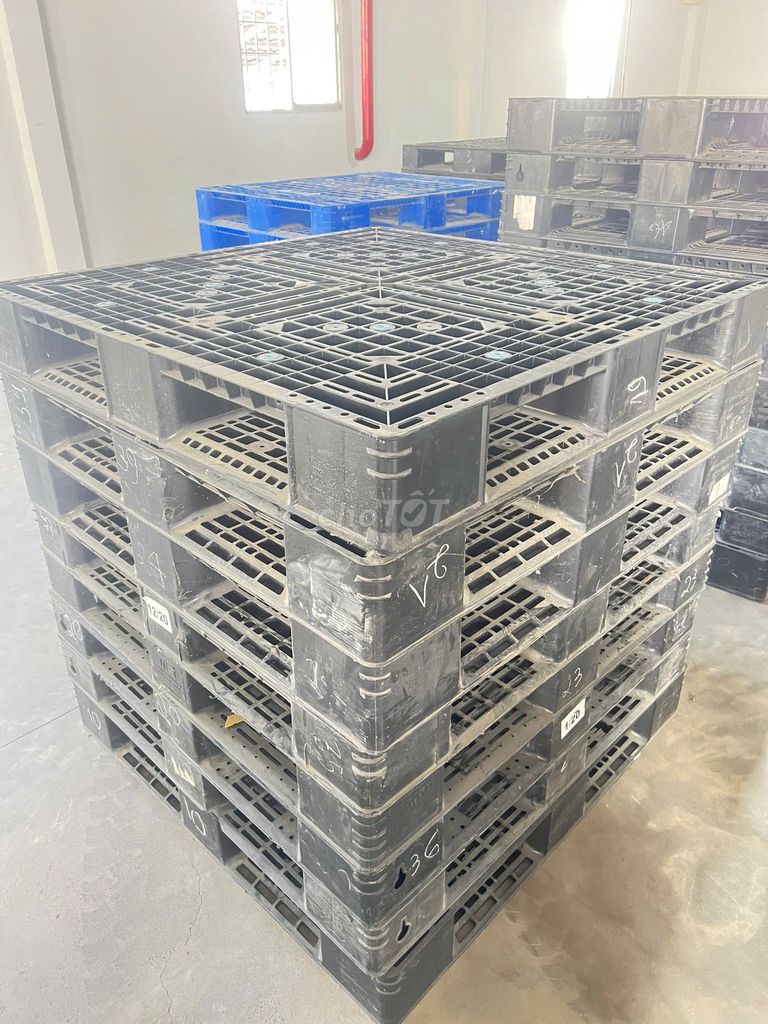 Pallet nhựa đen nhiều cỡ. Mua bán Nội thất, đồ gia dụng khác tại Huyện Cần Giuộc Long An được đăng bởi Huệ Trần hình 1