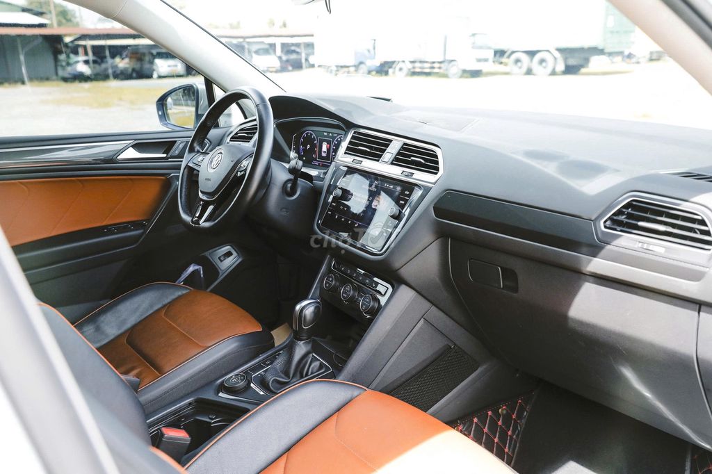 Volkswagen Tiguan model 2023 siêu lướt 28700 km. Mua bán Ô tô tại Quận Gò Vấp Tp Hồ Chí Minh được đăng bởi NGUYỄN MINH VUA XE LƯỚT hình 10
