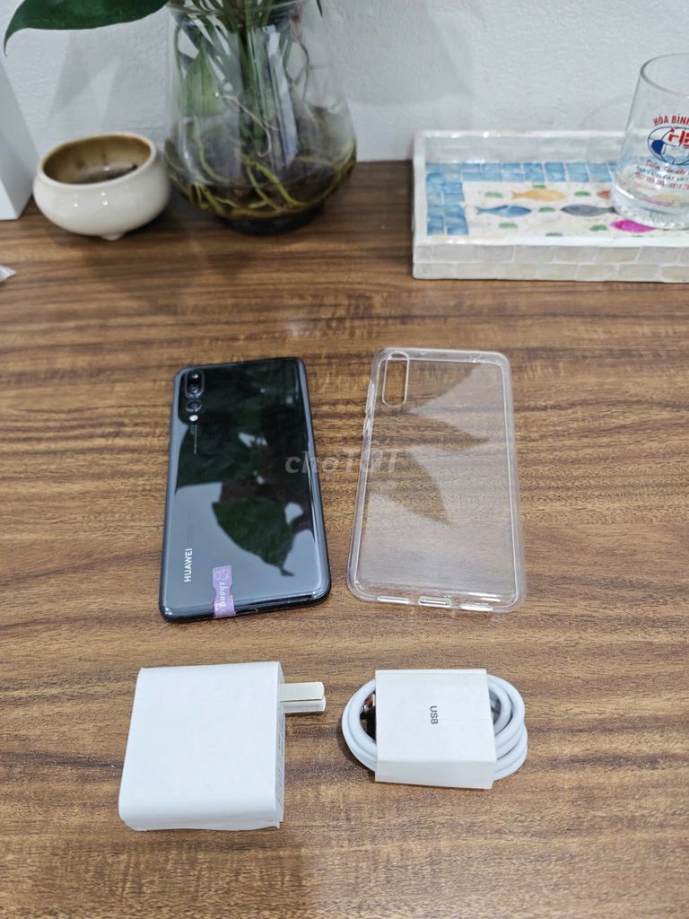 Huawei P20 Pro 6/128 Đen sạc cáp có ship COD. Mua bán Điện thoại tại Quận Hoàng Mai Hà Nội được đăng bởi Trần Ngọc Hiếu hình 1