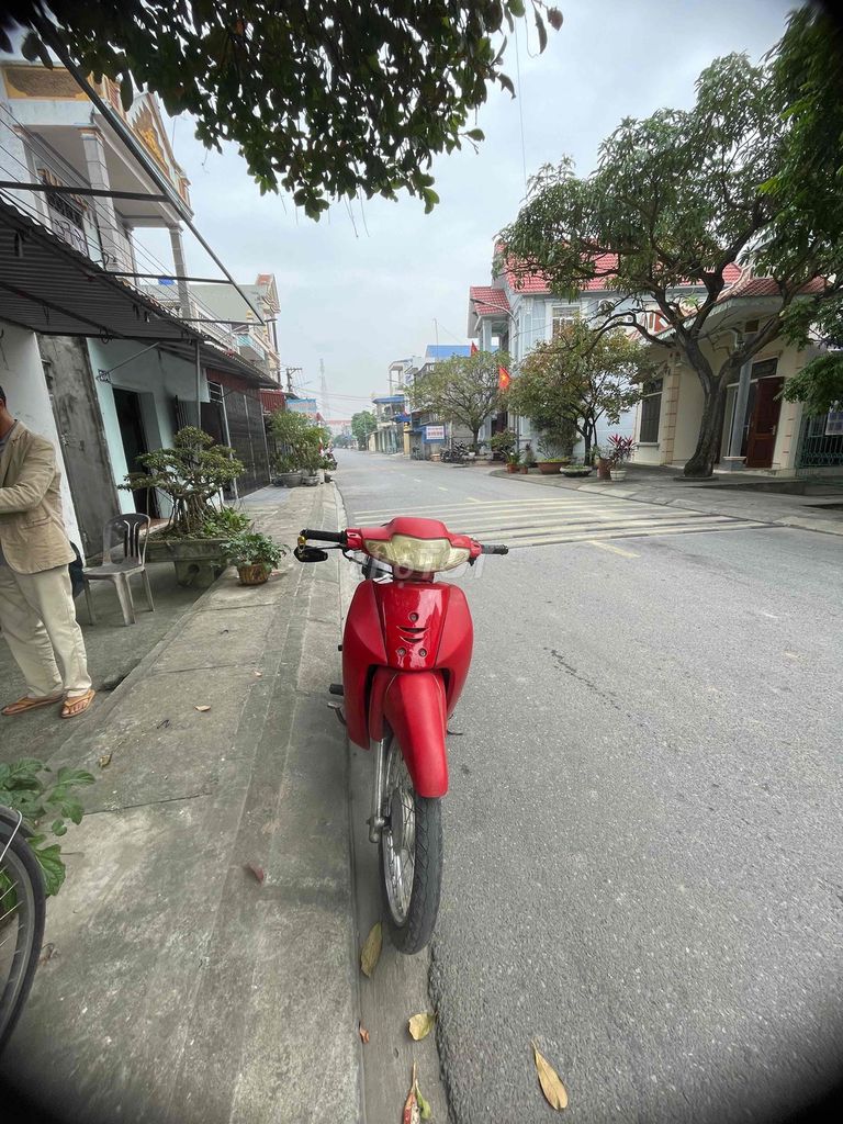 Xe máy màu Đỏ còn mới. Mua bán Xe máy tại Huyện Giao Thủy Nam Định được đăng bởi Mr .Nguyen hình 2