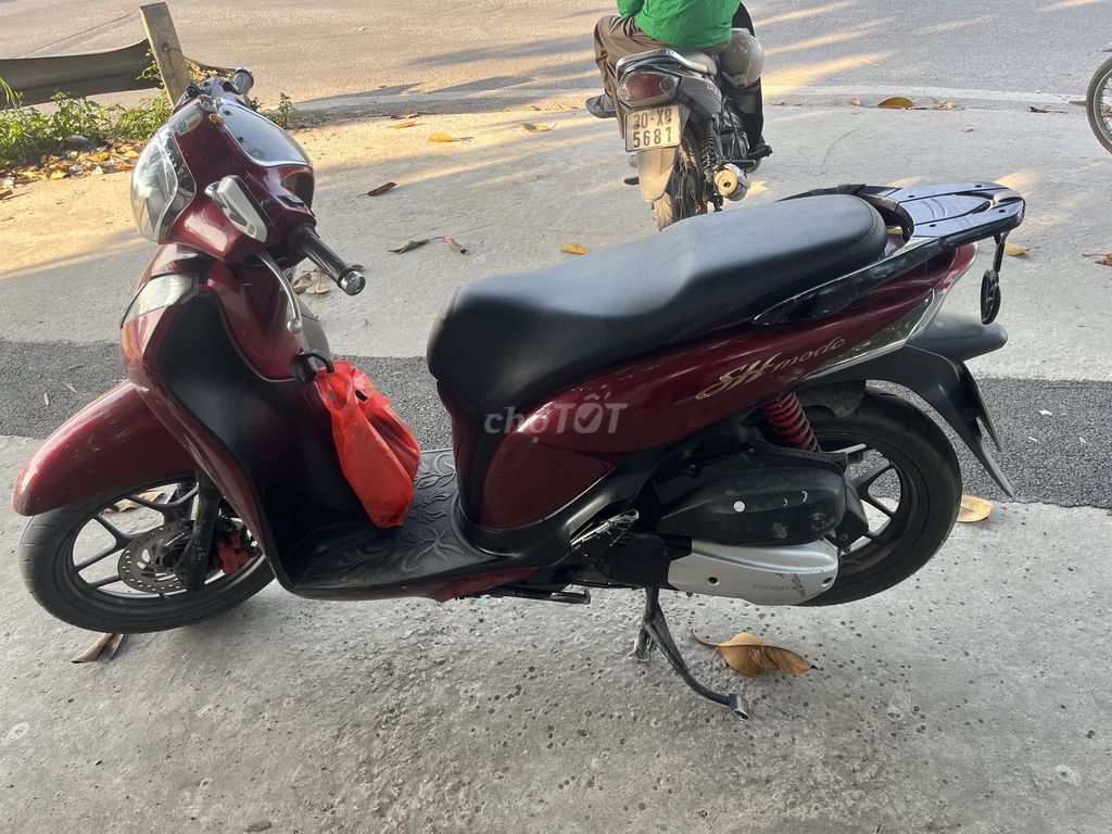 Honda SH Mode 2019 màu Đỏ. Mua bán Xe máy tại Huyện Sóc Sơn Hà Nội được đăng bởi Minh Huy hình 2