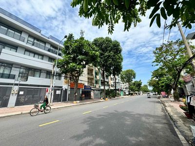 Аренда · 3 комн. · 100 м² · Quận Bình Thạnh, ул. Đường Bình Lợi