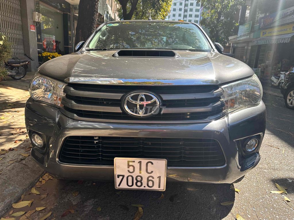 TOYOTA HILUX 4x2. MT SX 2015 NHẬP KHẨU