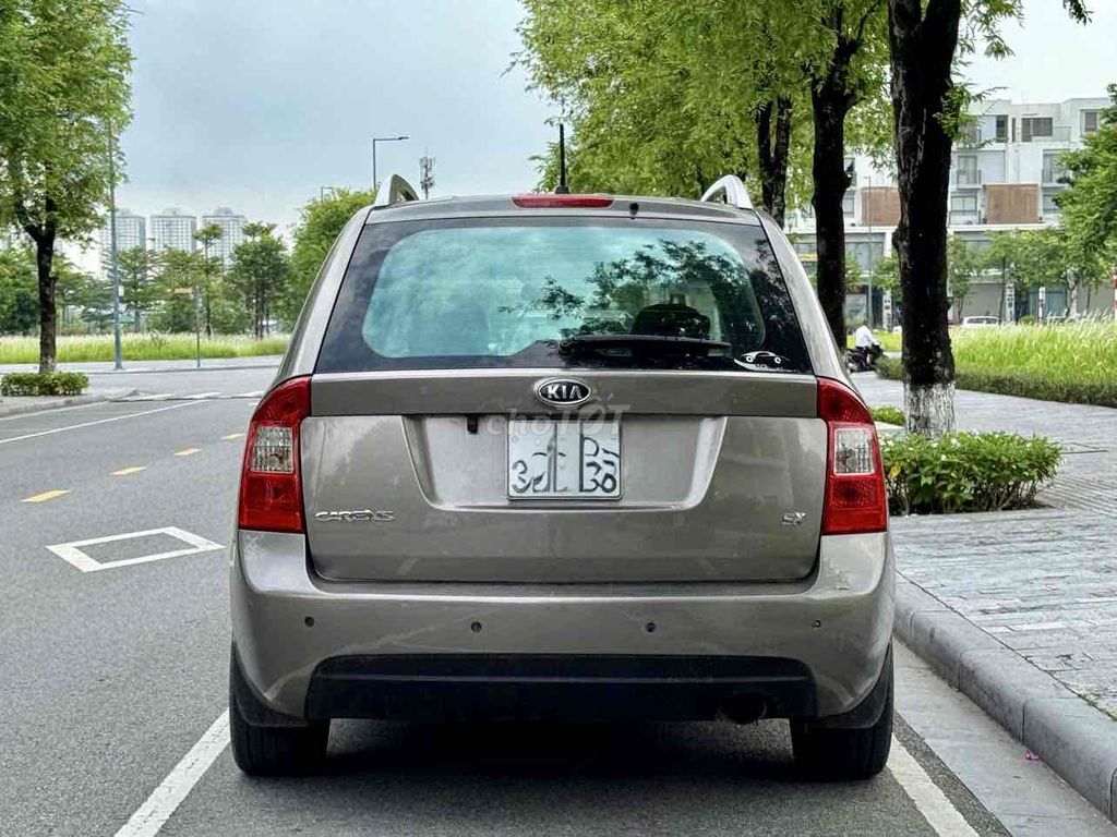 Kia Carens 2011, двигатель 2.0, мощный