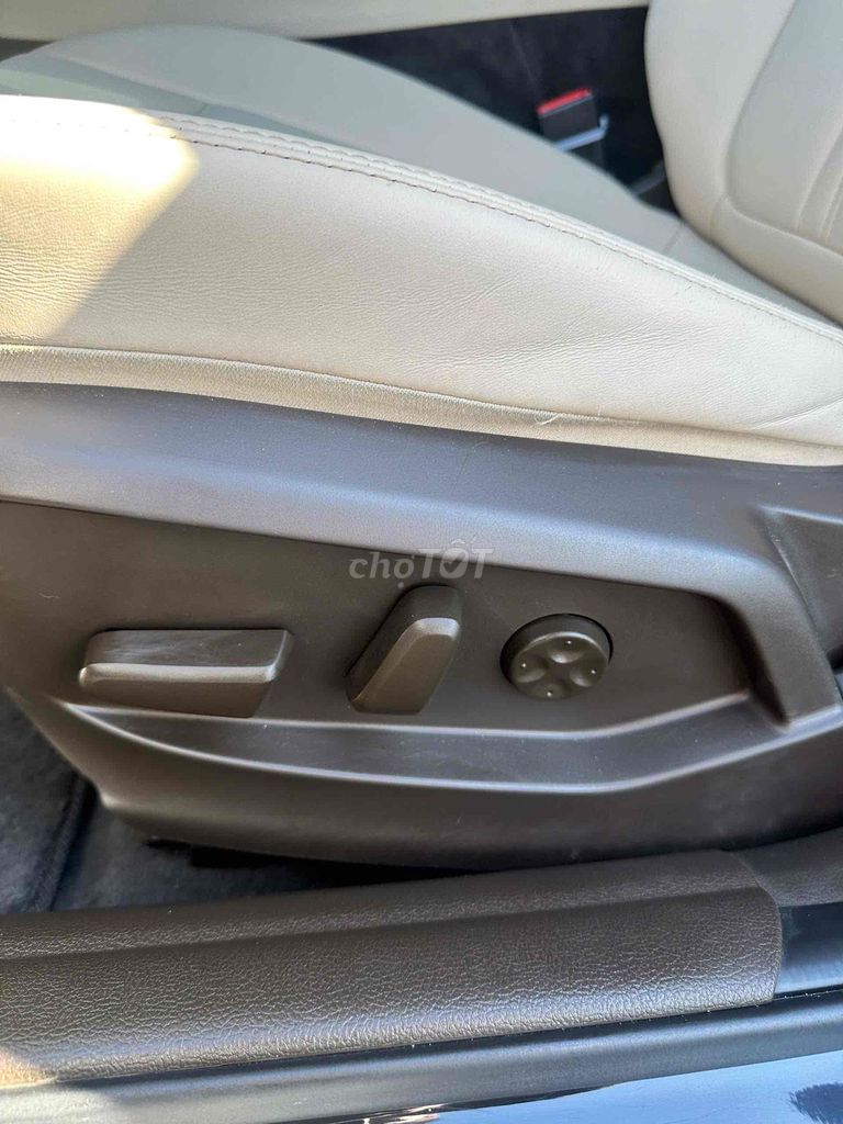 VinFast Lux A2.0 2019 Premium 2.0 AT - 62000 km. Mua bán Ô tô tại Quận Cẩm Lệ Đà Nẵng được đăng bởi Nguyễn Duy hình 13