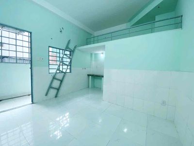 Phòng trọ 25m2 ánh sáng tự nhiên có máy lạnh ngay Nguyễn Xí gần VLU