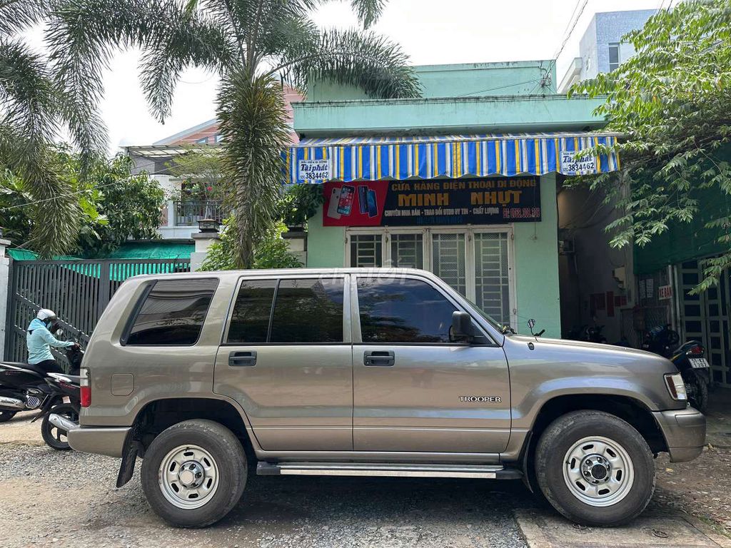 Isuzu Trooper 2003