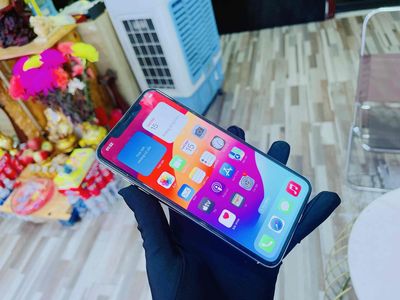 iPhone XS Max 64G Silver quốc tế nứt lưng giá iu