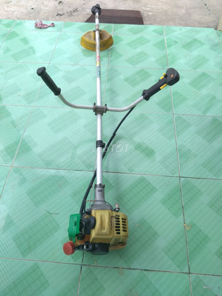 Máy cắt cỏ Nhật Vàng, Xám, Đen. Mua bán Đồ chuyên dụng, Giống nuôi trồng tại Huyện Châu Thành Long An được đăng bởi Vũ Phong hình 1