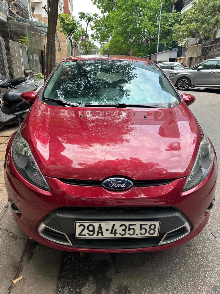 Ford Fiesta 2011 Hatchback 73340 km. Mua bán Ô tô tại Quận Đống Đa Hà Nội được đăng bởi Hà Hương hình 3